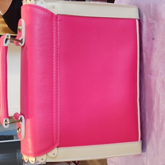 Chic Pink and Cream Bow Accent Handbag - Picture 3 of 7